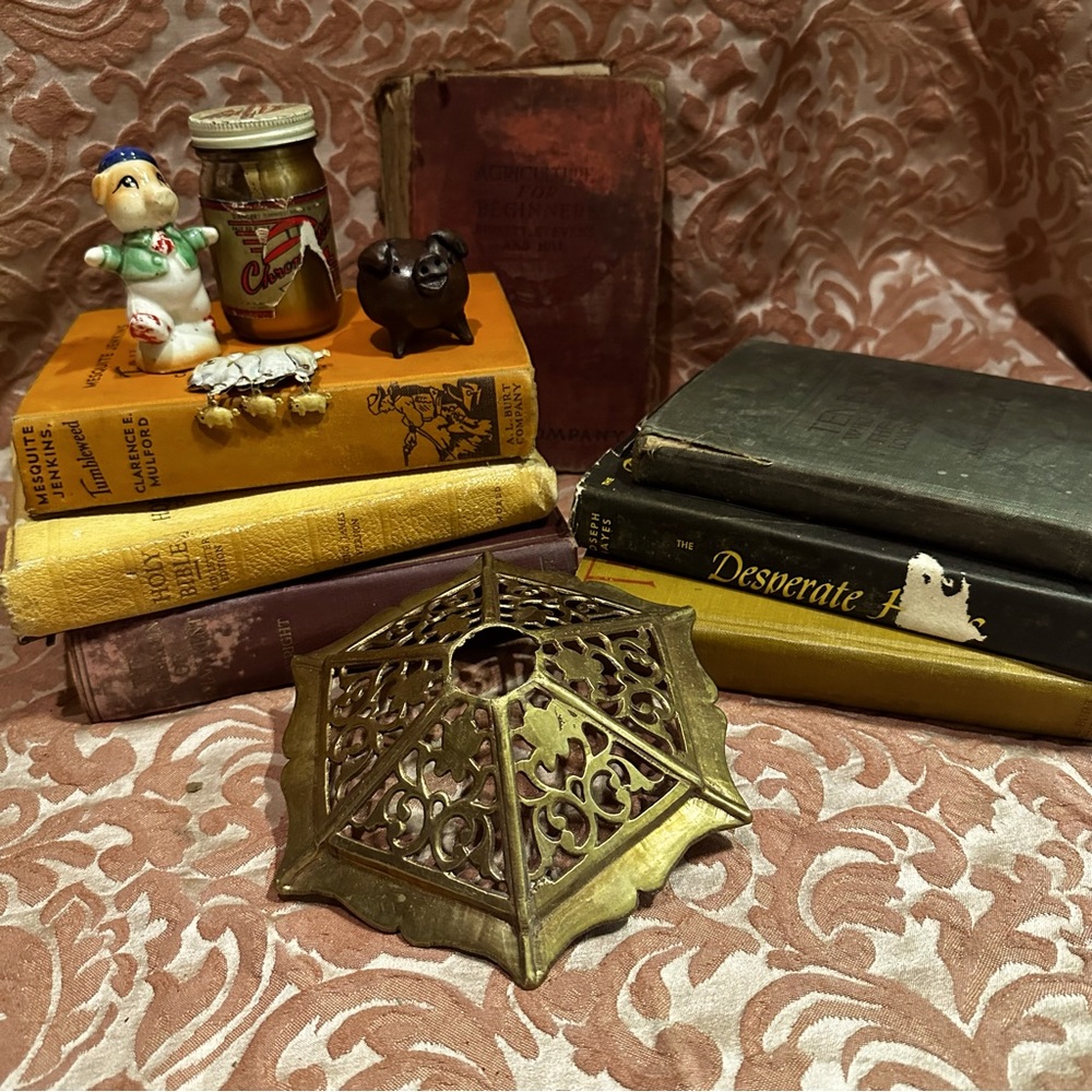* Vintage decor miscellaneous items